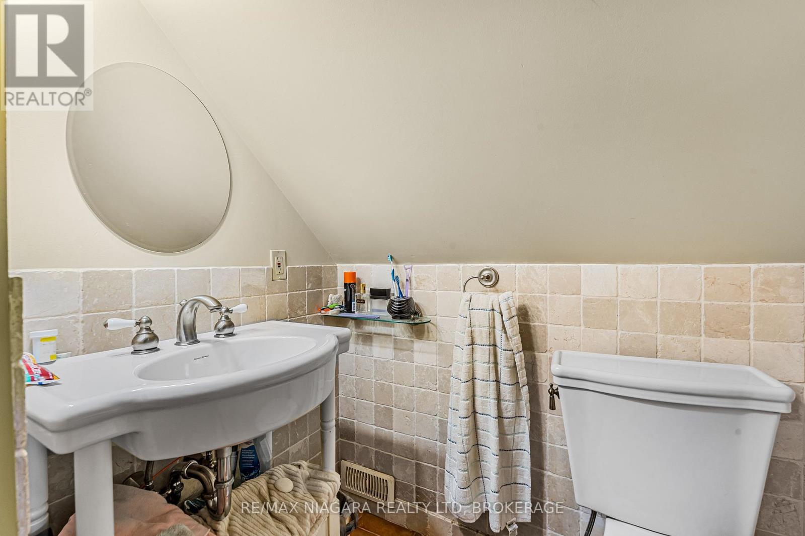 1055 Burger Road, Fort Erie, Ontario  L0S 1N0 - Photo 21 - X12436615