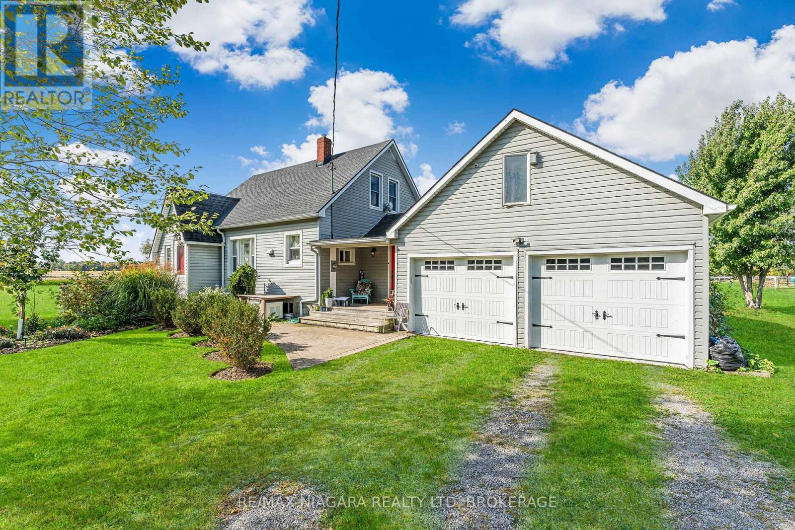 1055 Burger Road, Fort Erie, Ontario  L0S 1N0 - Photo 3 - X12436615