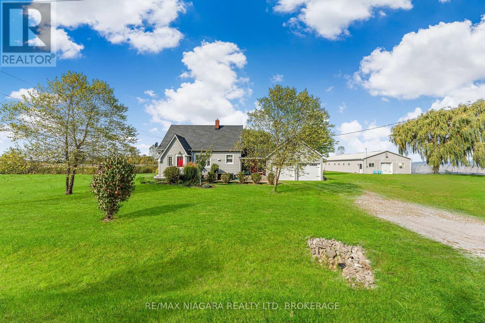 1055 Burger Road, Fort Erie, Ontario  L0S 1N0 - Photo 4 - X12436615