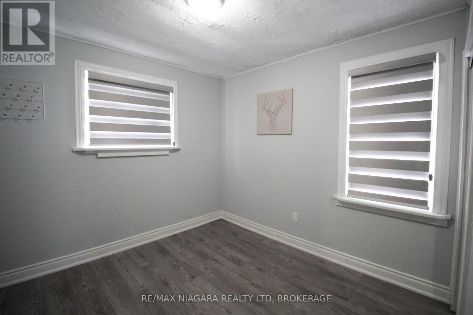 9 Inglewood Road, St. Catharines, Ontario  L2P 2C3 - Photo 10 - X12436623