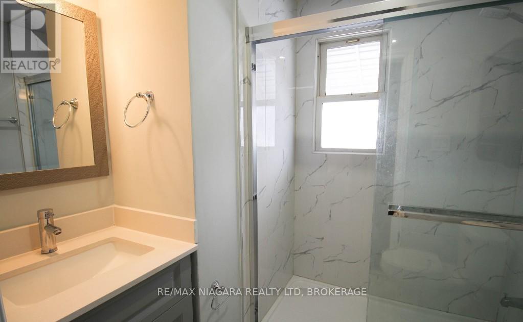 9 Inglewood Road, St. Catharines, Ontario  L2P 2C3 - Photo 7 - X12436623