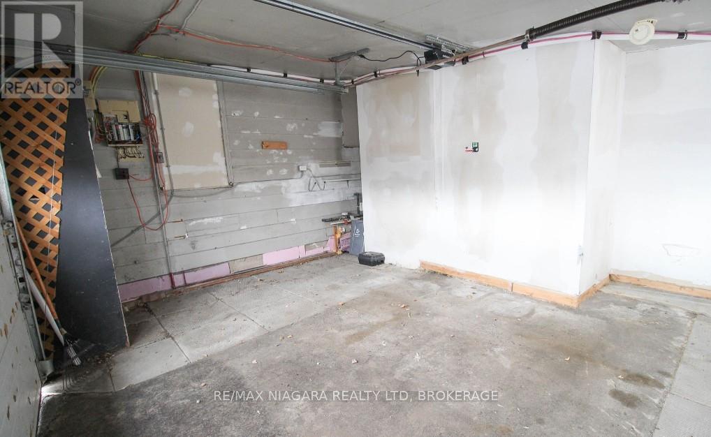 9 Inglewood Road, St. Catharines, Ontario  L2P 2C3 - Photo 8 - X12436623