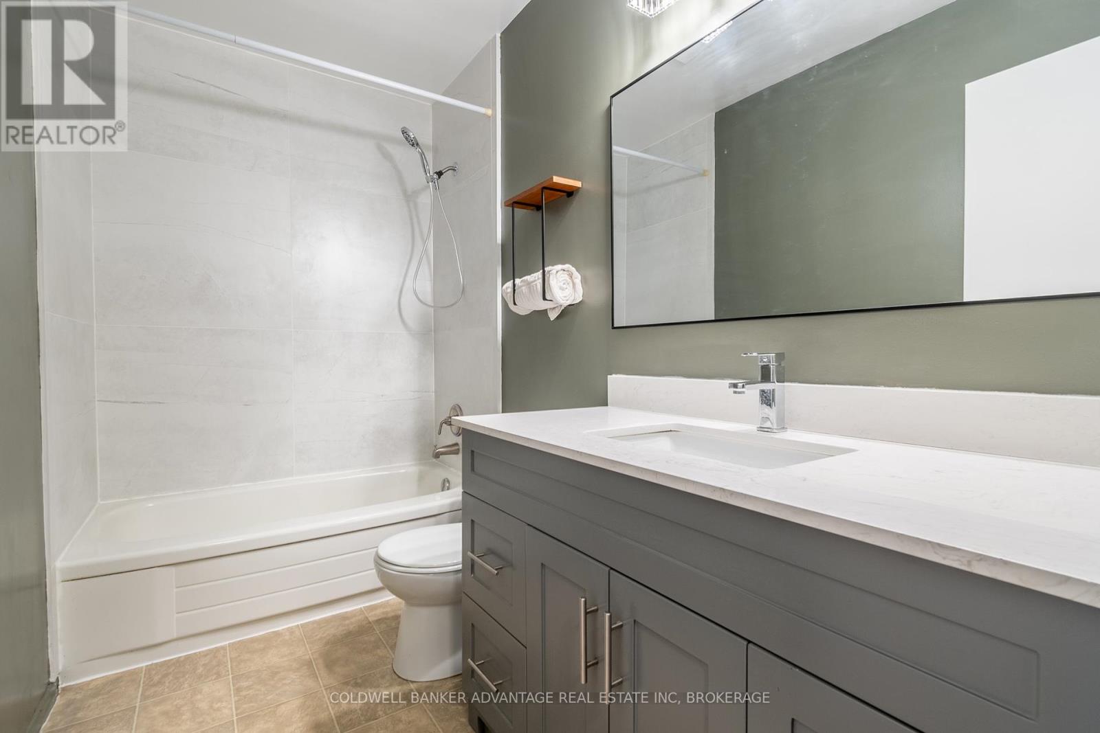 8 - 102 Silvan Drive, Welland, Ontario  L3C 6C3 - Photo 22 - X12436990