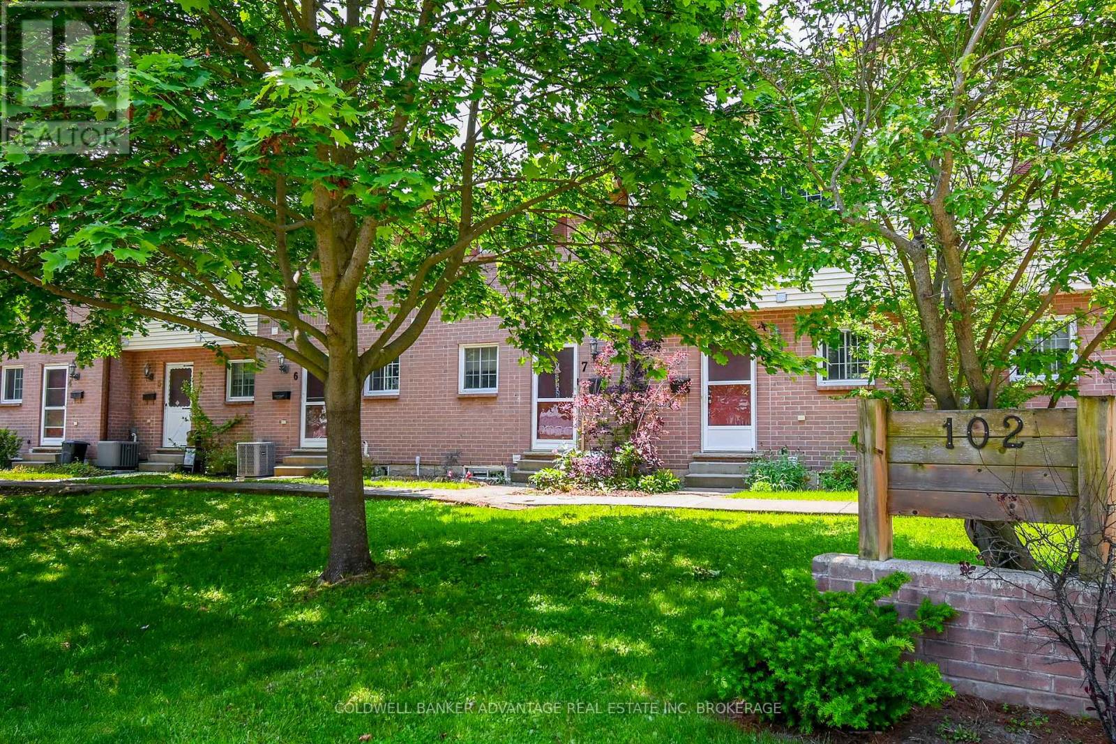 8 - 102 Silvan Drive, Welland, Ontario  L3C 6C3 - Photo 35 - X12436990