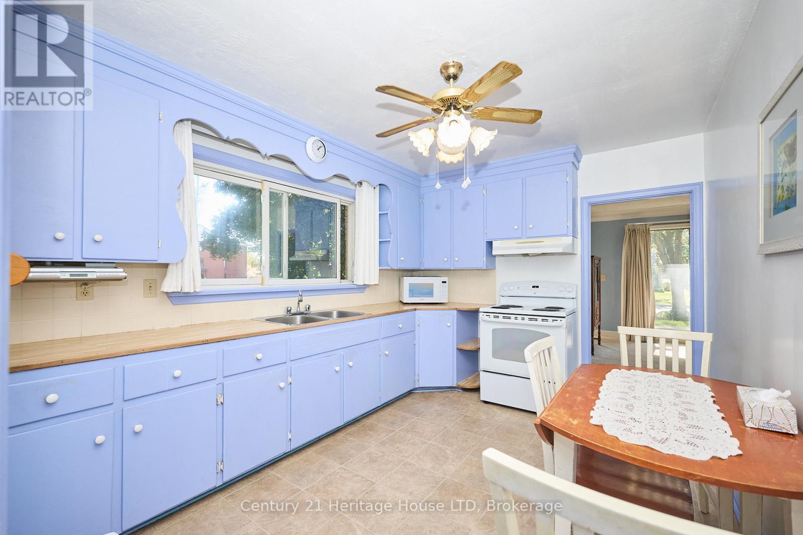 6281 Burdette Drive, Niagara Falls, Ontario  L2E 5H1 - Photo 12 - X12436995