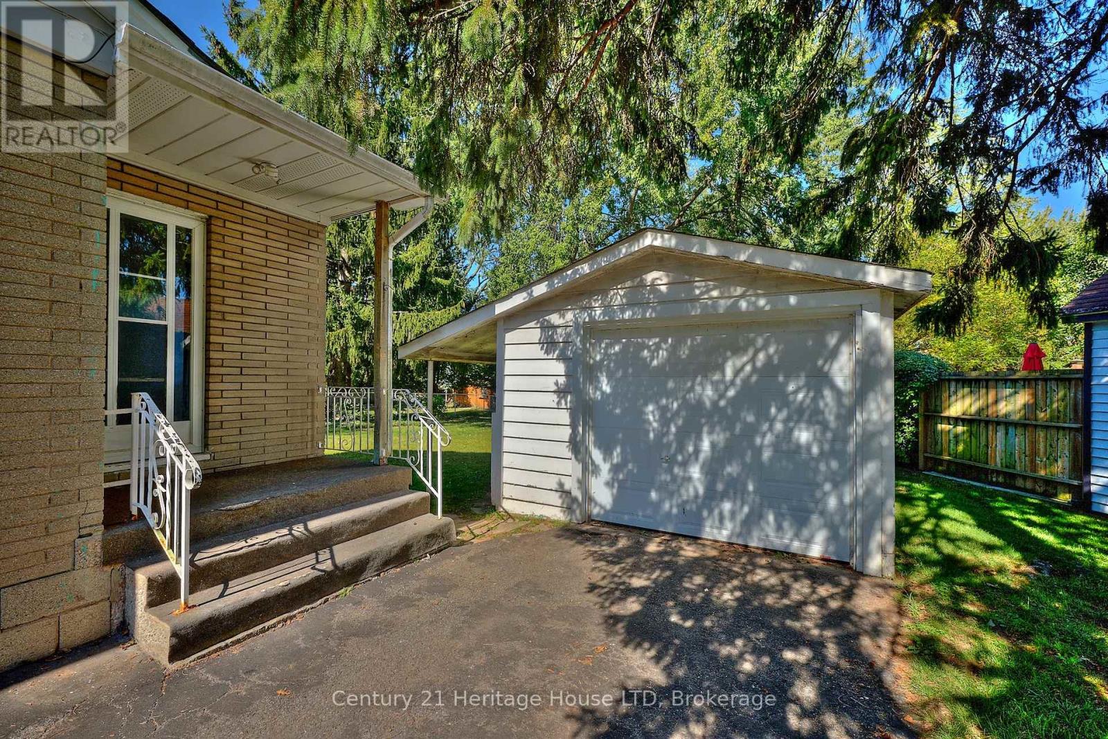 6281 Burdette Drive, Niagara Falls, Ontario  L2E 5H1 - Photo 6 - X12436995