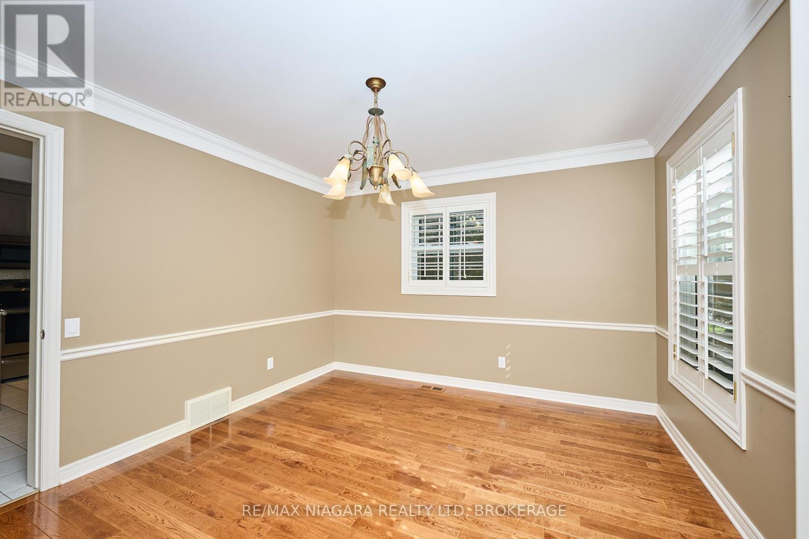 1 Breckenridge Boulevard, St. Catharines, Ontario  L2W 1A7 - Photo 15 - X12437589