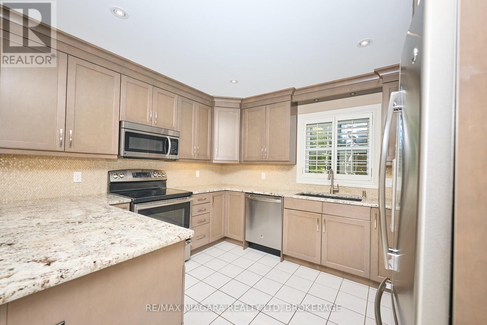 1 Breckenridge Boulevard, St. Catharines, Ontario  L2W 1A7 - Photo 19 - X12437589
