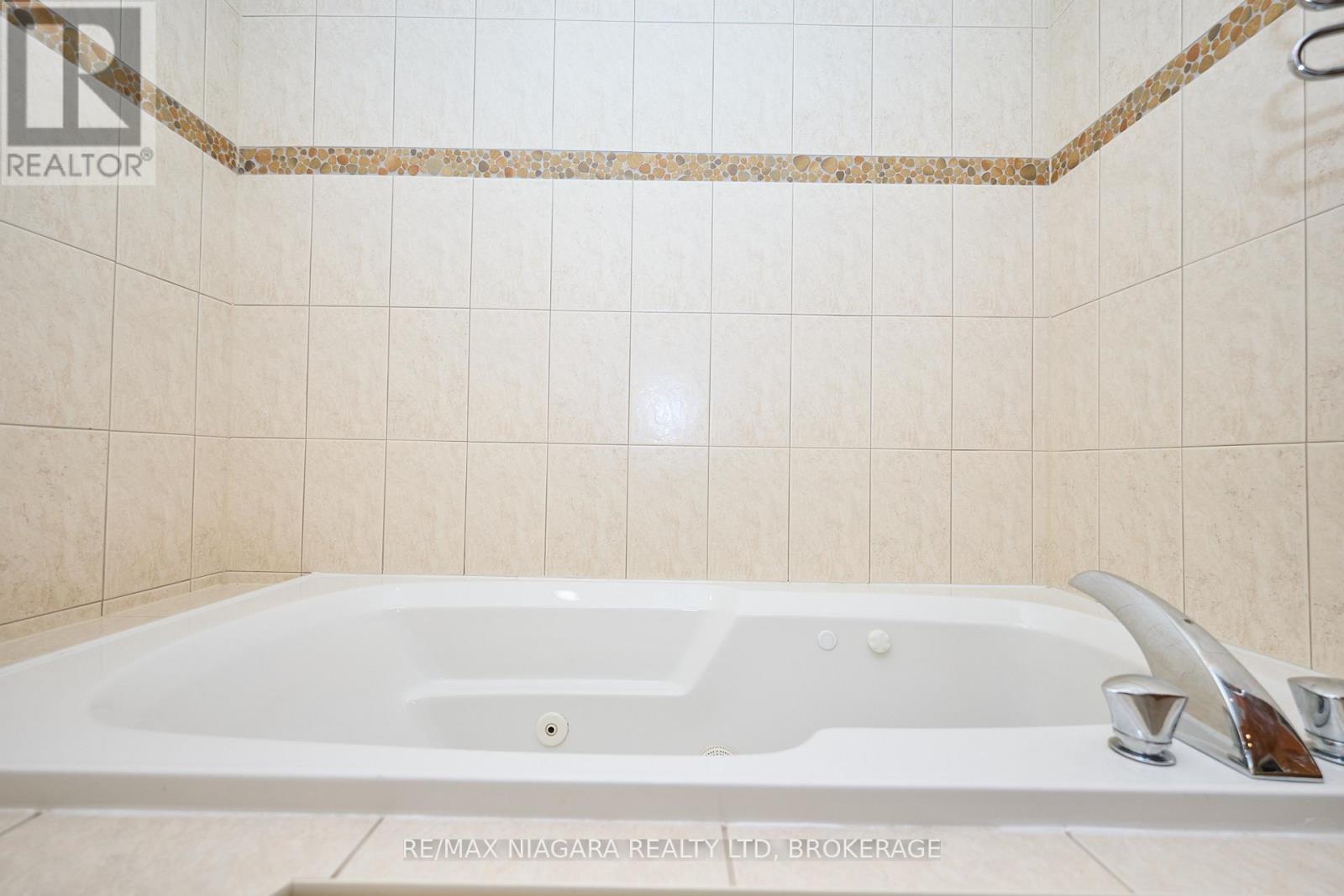 1 Breckenridge Boulevard, St. Catharines, Ontario  L2W 1A7 - Photo 42 - X12437589