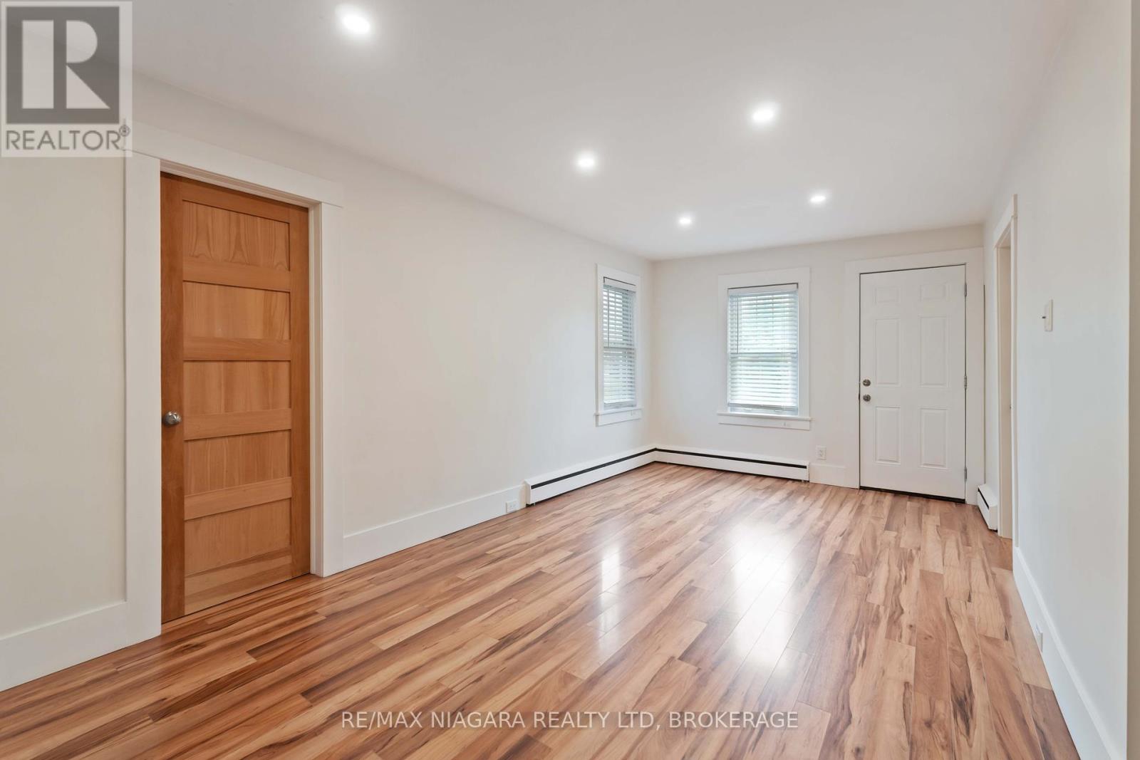 543 Vine Street, St. Catharines, Ontario  L2M 3T5 - Photo 10 - X12437677