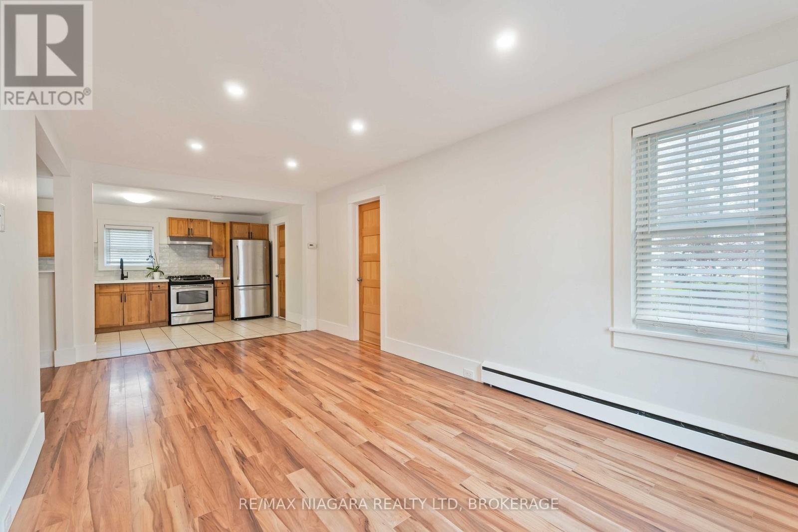 543 Vine Street, St. Catharines, Ontario  L2M 3T5 - Photo 12 - X12437677