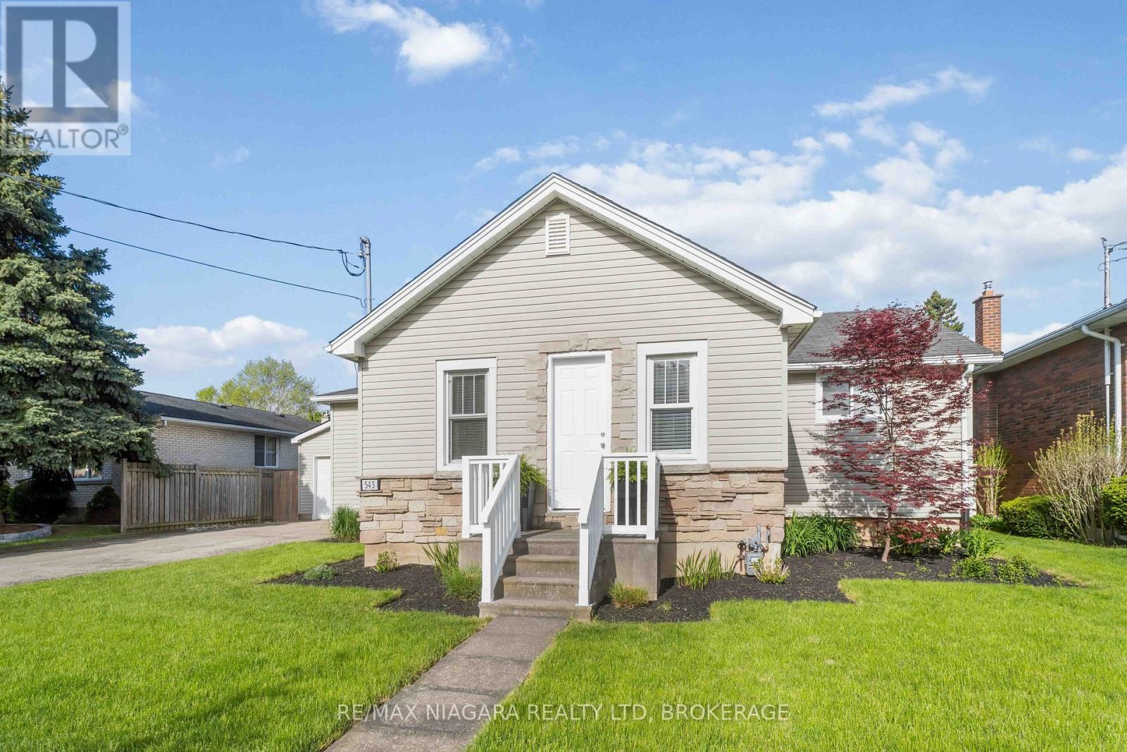 543 Vine Street, St. Catharines, Ontario  L2M 3T5 - Photo 2 - X12437677