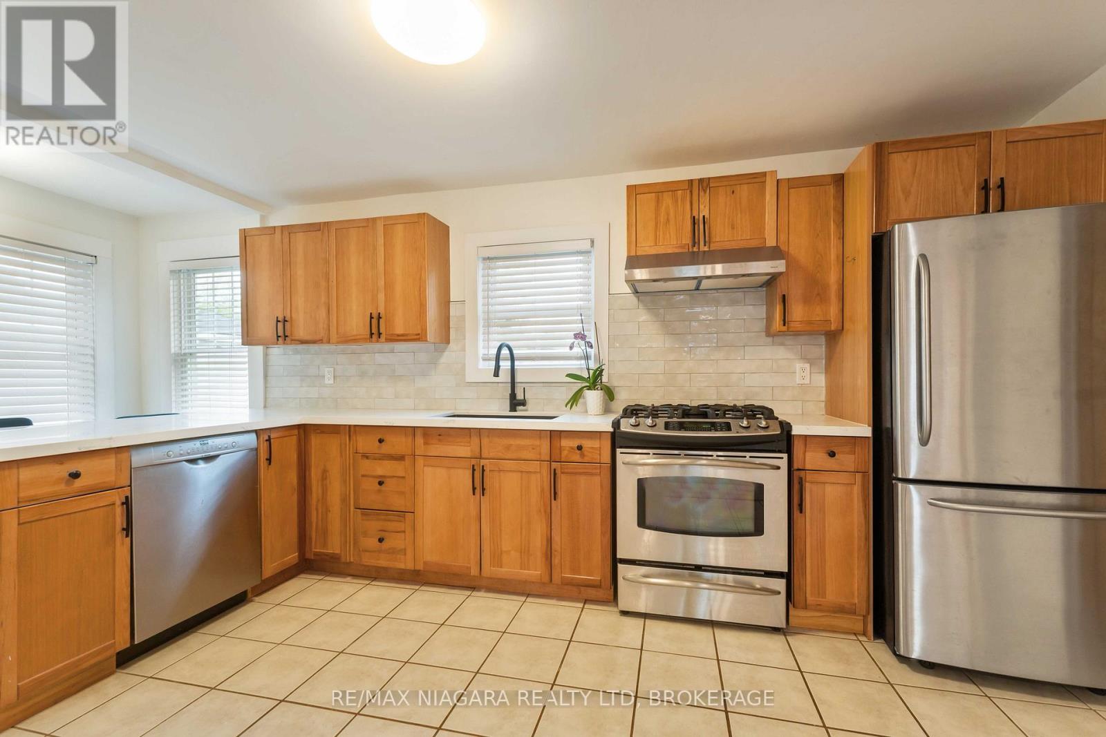 543 Vine Street, St. Catharines, Ontario  L2M 3T5 - Photo 21 - X12437677