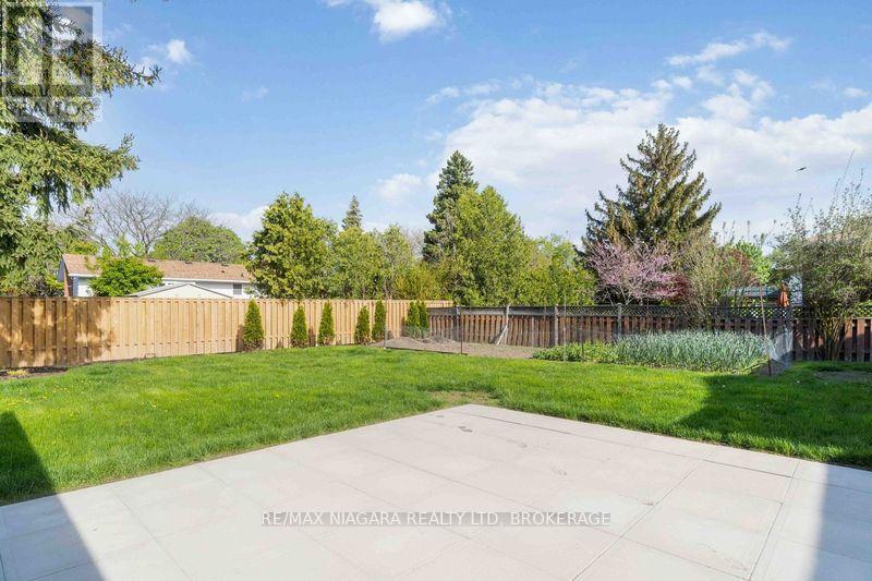 543 Vine Street, St. Catharines, Ontario  L2M 3T5 - Photo 5 - X12437677