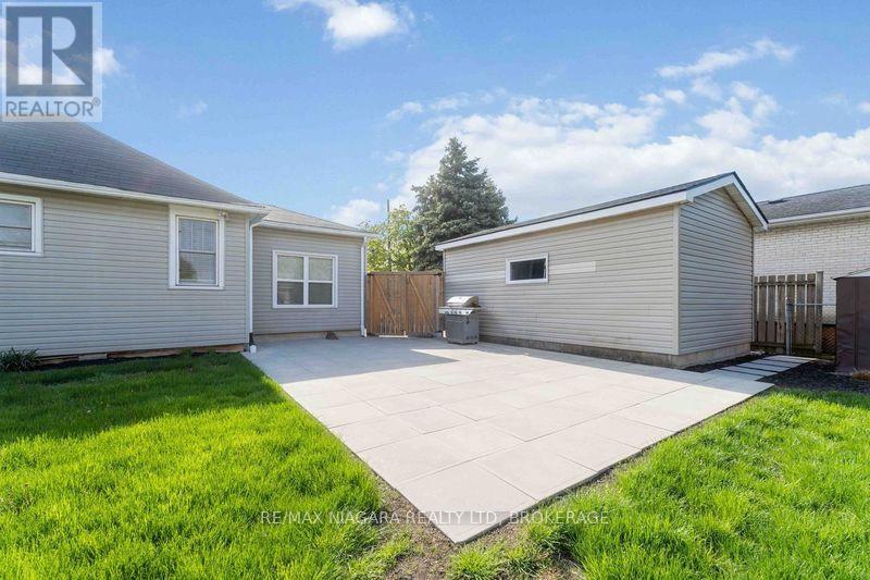 543 Vine Street, St. Catharines, Ontario  L2M 3T5 - Photo 6 - X12437677