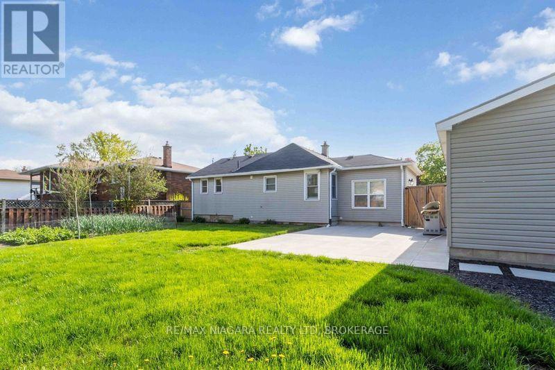 543 Vine Street, St. Catharines, Ontario  L2M 3T5 - Photo 8 - X12437677