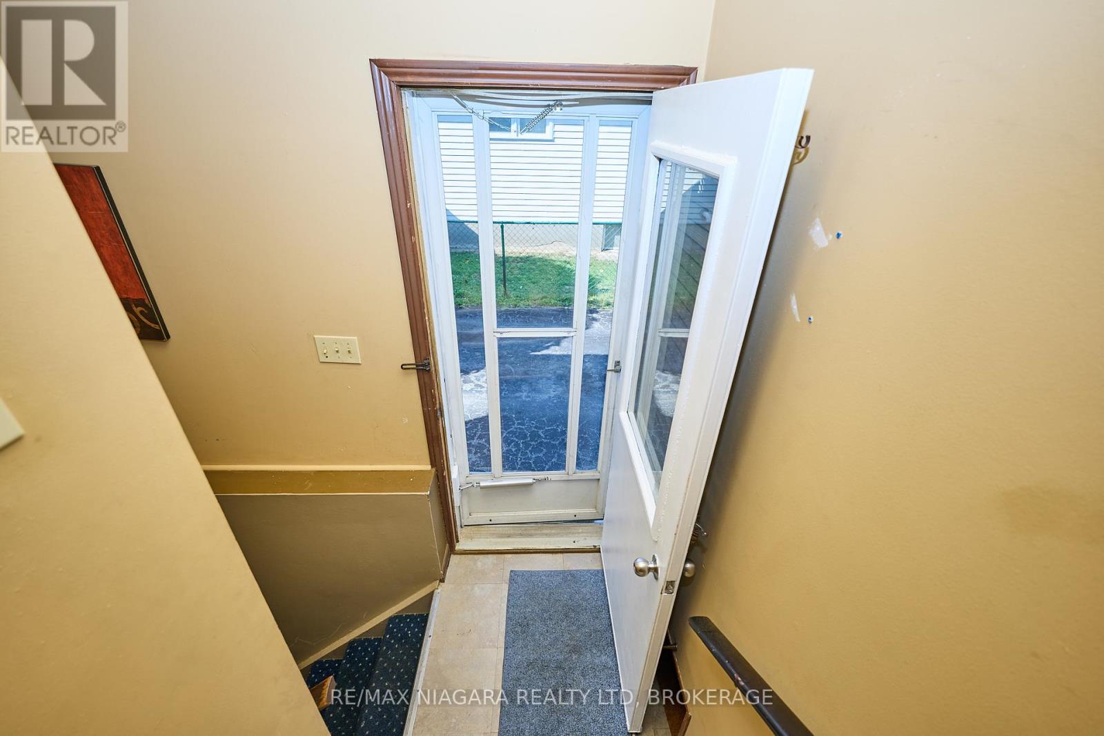 506 Walden Boulevard, Fort Erie (Lakeshore), Ontario  L2A 1S3 - Photo 18 - X12438573