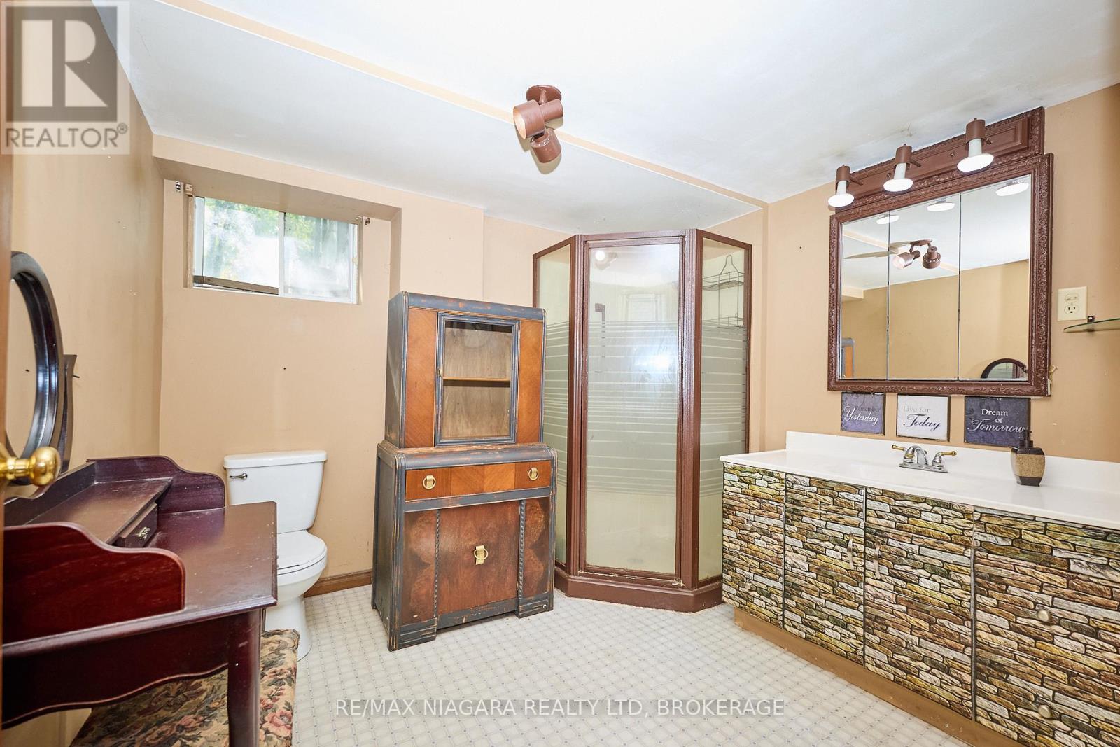 506 Walden Boulevard, Fort Erie (Lakeshore), Ontario  L2A 1S3 - Photo 23 - X12438573