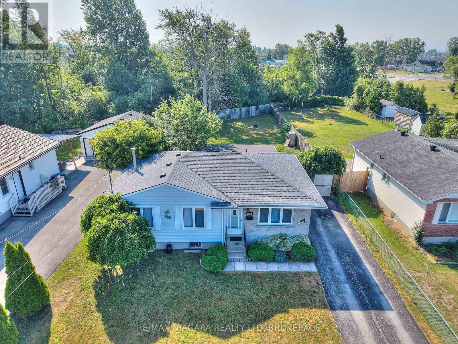 506 Walden Boulevard, Fort Erie (Lakeshore), Ontario  L2A 1S3 - Photo 33 - X12438573