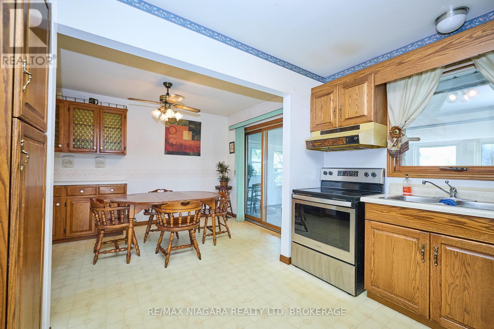 506 Walden Boulevard, Fort Erie (Lakeshore), Ontario  L2A 1S3 - Photo 9 - X12438573