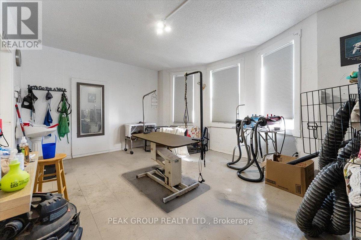 4386 Drummond Road, Niagara Falls, Ontario  L2E 6C3 - Photo 17 - X12438663