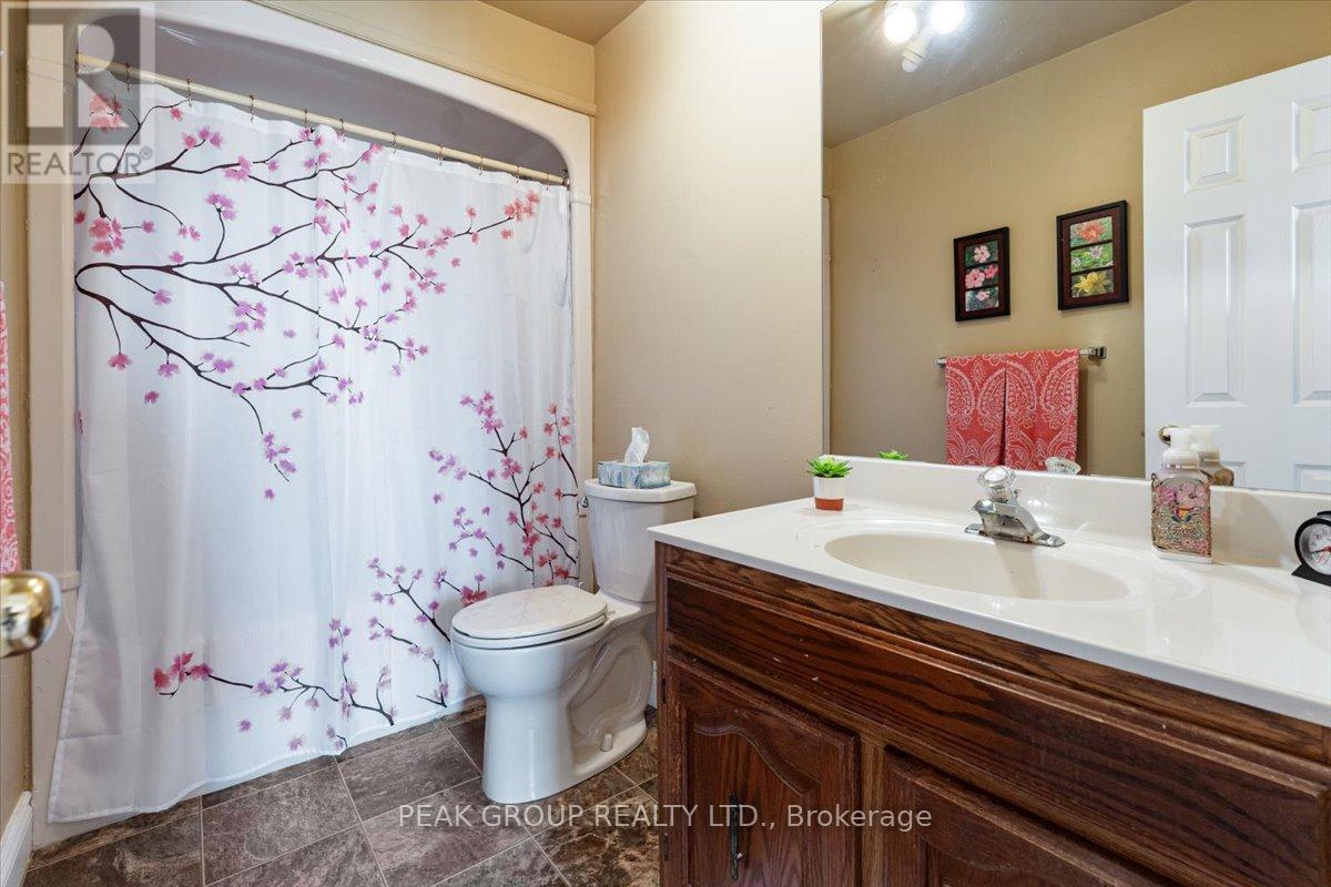 4386 Drummond Road, Niagara Falls, Ontario  L2E 6C3 - Photo 26 - X12438663