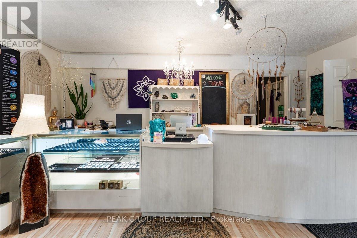 4386 Drummond Road, Niagara Falls, Ontario  L2E 6C3 - Photo 31 - X12438663