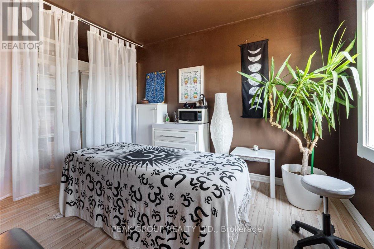 4386 Drummond Road, Niagara Falls, Ontario  L2E 6C3 - Photo 33 - X12438663