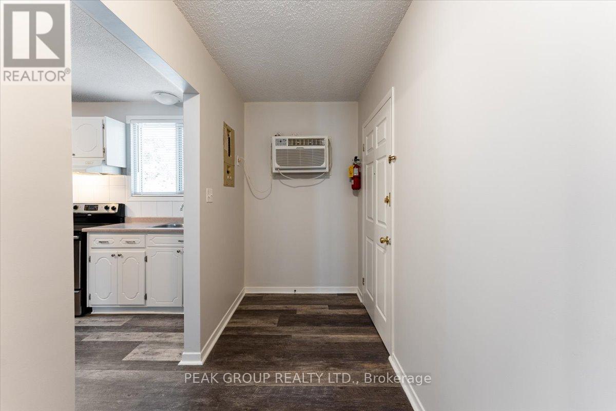 4386 Drummond Road, Niagara Falls, Ontario  L2E 6C3 - Photo 8 - X12438663