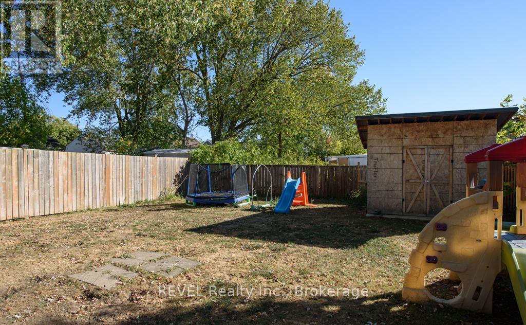 190 Henrietta Street, Fort Erie (Central), Ontario  L2A 2K2 - Photo 16 - X12440329