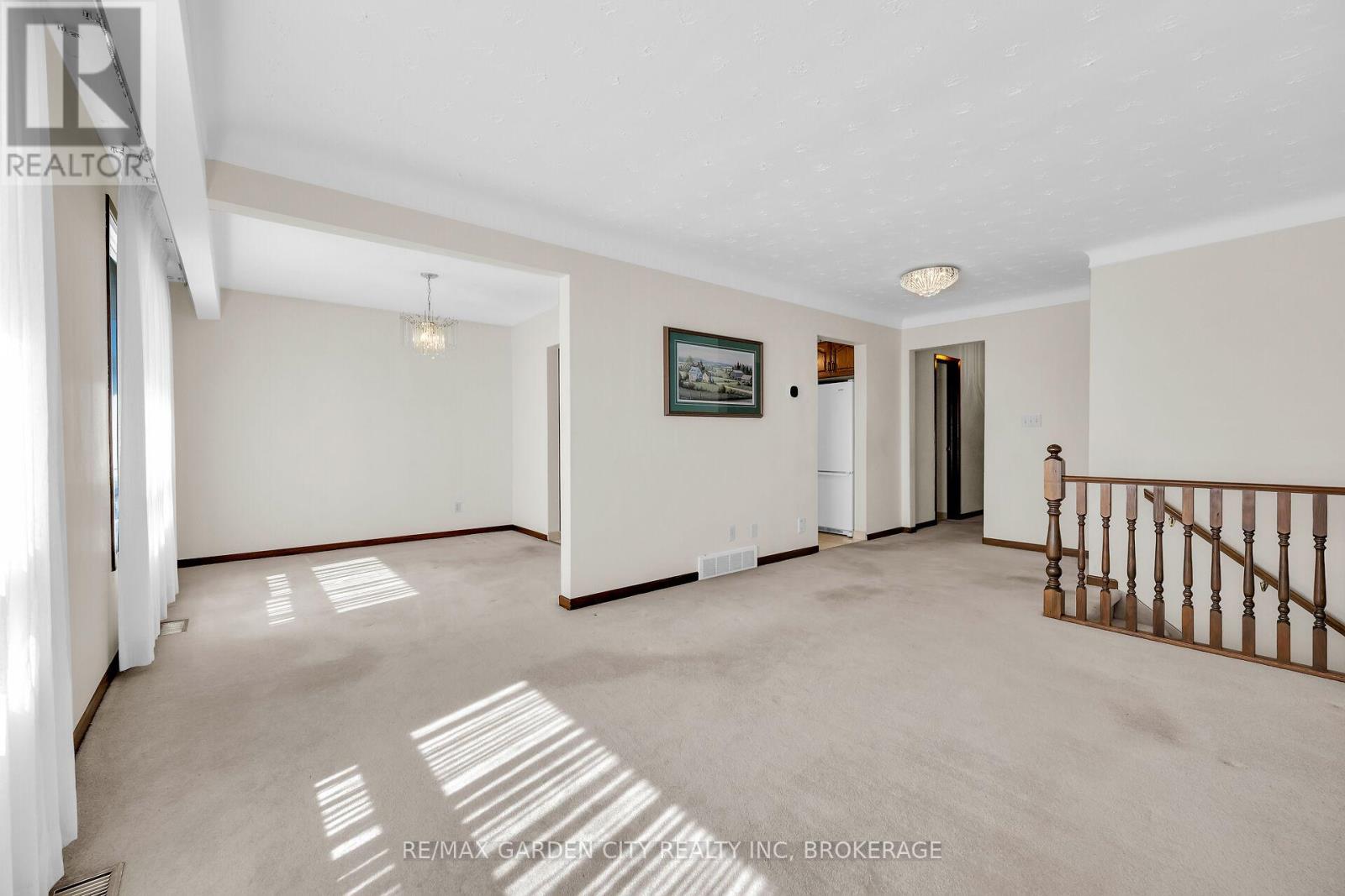 10 Macoomb Drive, Welland (N. Welland), Ontario  L3C 5T9 - Photo 10 - X12440351