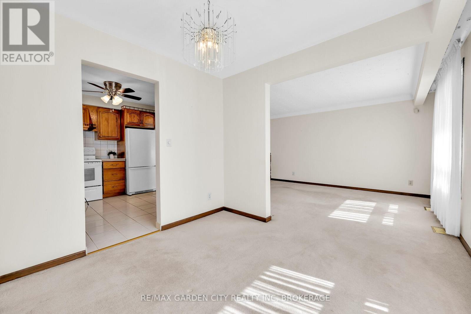10 Macoomb Drive, Welland (N. Welland), Ontario  L3C 5T9 - Photo 13 - X12440351