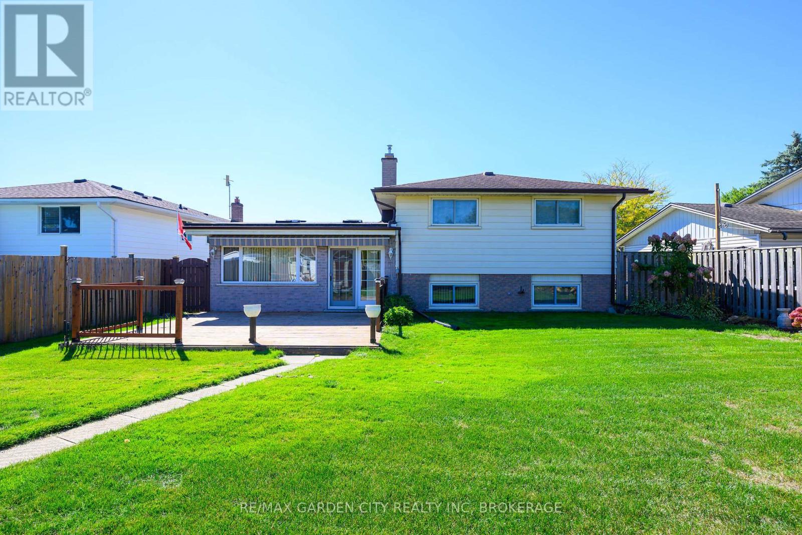10 Macoomb Drive, Welland (N. Welland), Ontario  L3C 5T9 - Photo 40 - X12440351