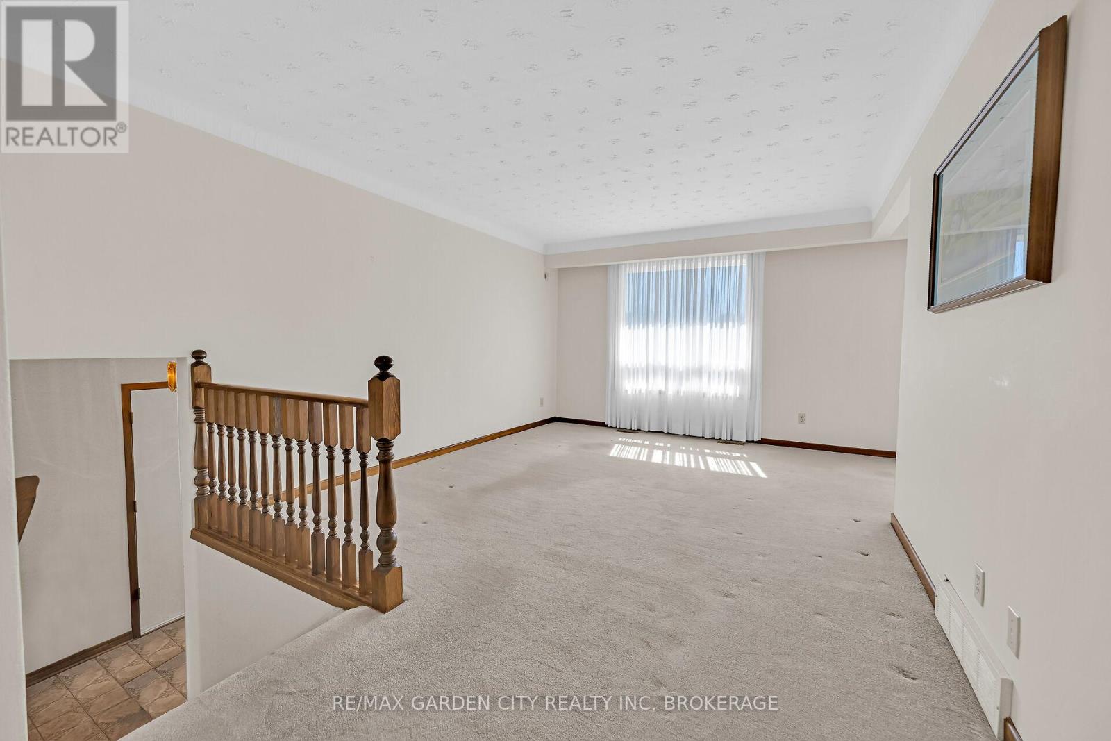 10 Macoomb Drive, Welland (N. Welland), Ontario  L3C 5T9 - Photo 7 - X12440351