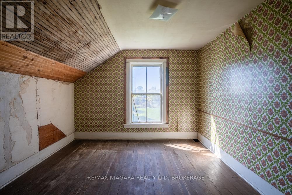 2295 Centre Street, Thorold (Allanburg/thorold South), Ontario  L0S 1A0 - Photo 16 - X12440642