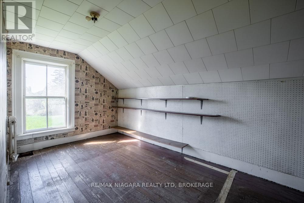 2295 Centre Street, Thorold (Allanburg/thorold South), Ontario  L0S 1A0 - Photo 17 - X12440642