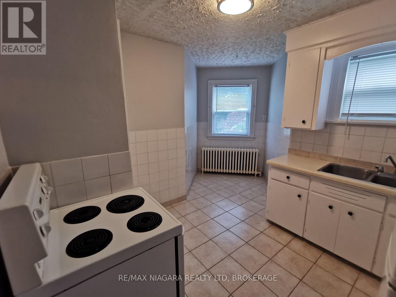 5078-5086 Fifth Avenue, Niagara Falls, Ontario  L2E 4S5 - Photo 10 - X12440874