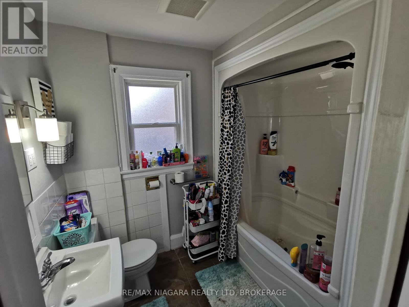 5078-5086 Fifth Avenue, Niagara Falls, Ontario  L2E 4S5 - Photo 11 - X12440874