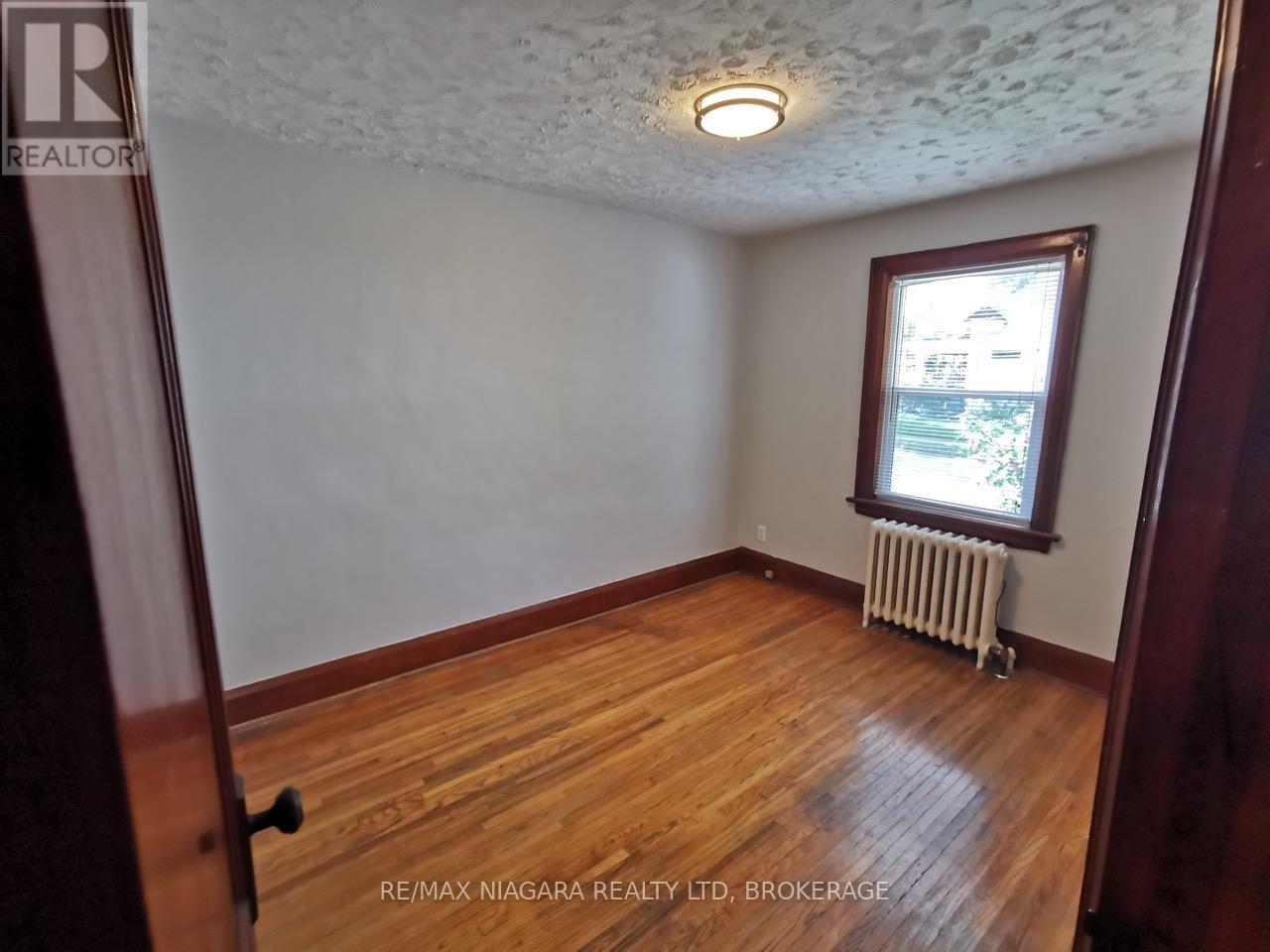 5078-5086 Fifth Avenue, Niagara Falls, Ontario  L2E 4S5 - Photo 6 - X12440874