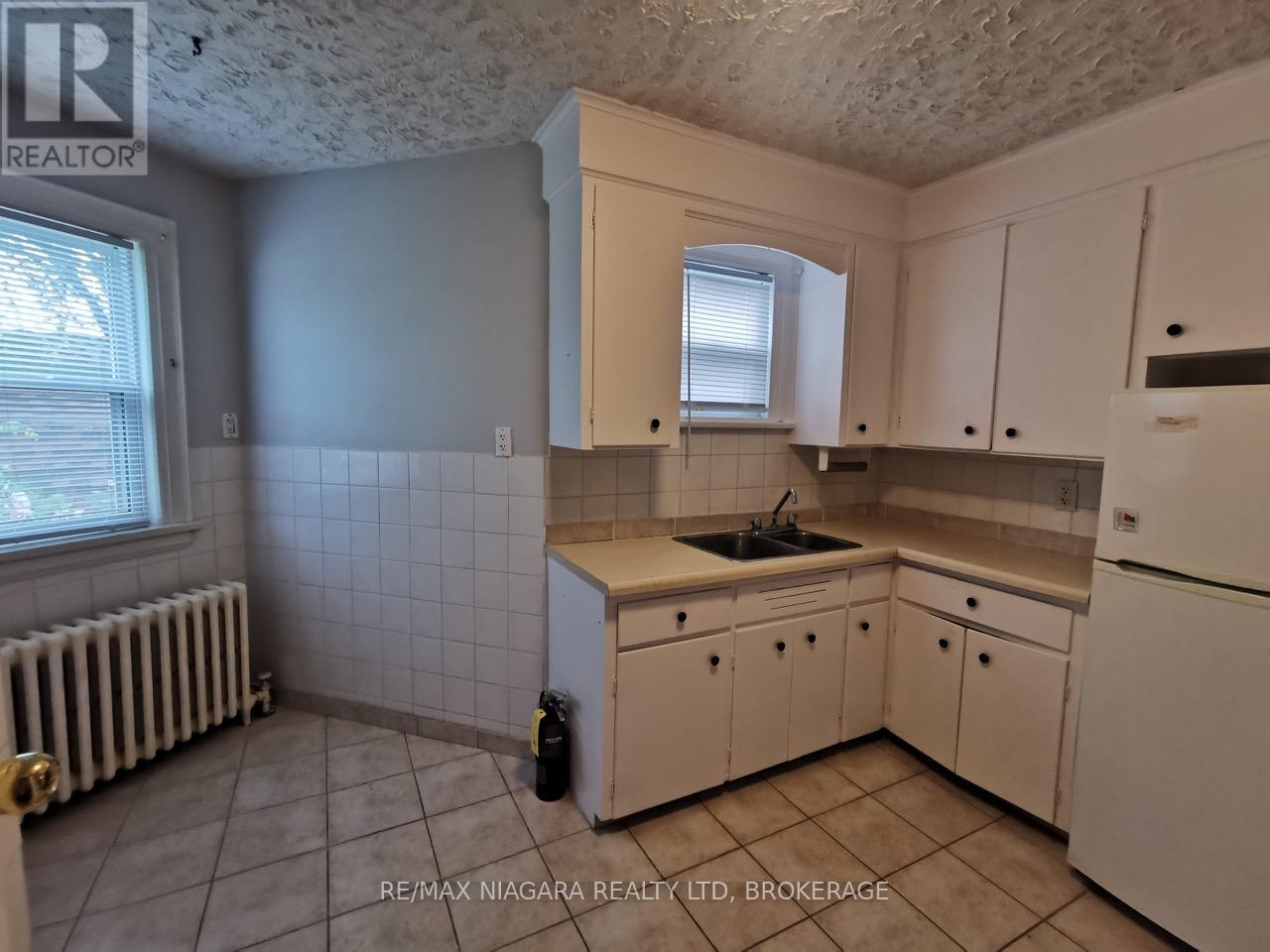 5078-5086 Fifth Avenue, Niagara Falls, Ontario  L2E 4S5 - Photo 7 - X12440874