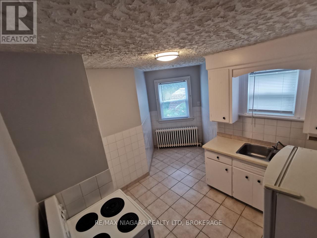 5078-5086 Fifth Avenue, Niagara Falls, Ontario  L2E 4S5 - Photo 8 - X12440874