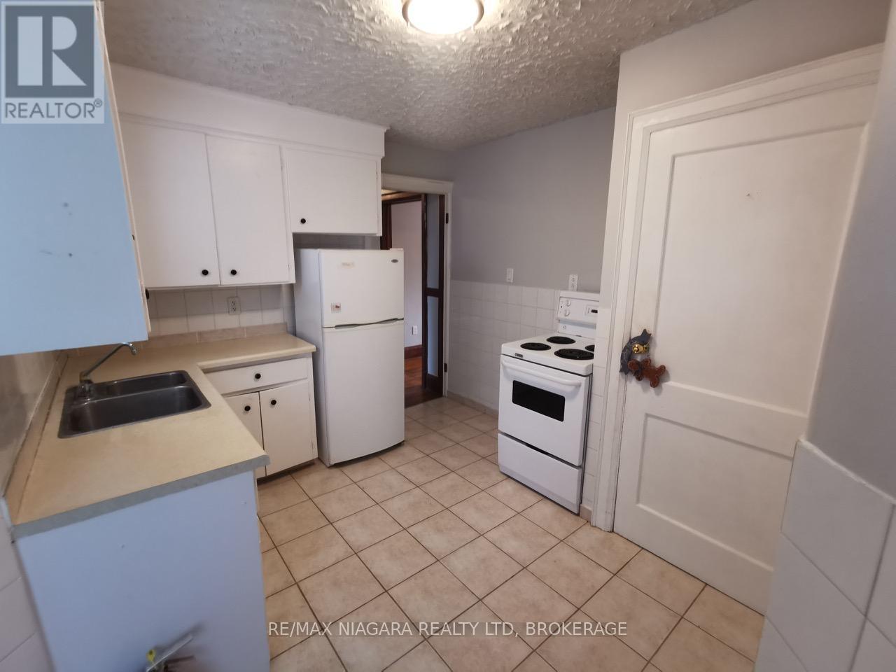 5078-5086 Fifth Avenue, Niagara Falls, Ontario  L2E 4S5 - Photo 9 - X12440874