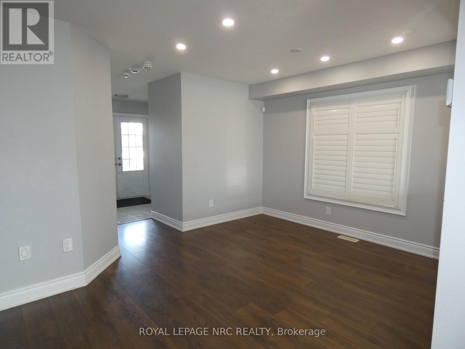 7857 Sassafras Trail, Niagara Falls, Ontario  L2H 0N6 - Photo 5 - X12441316