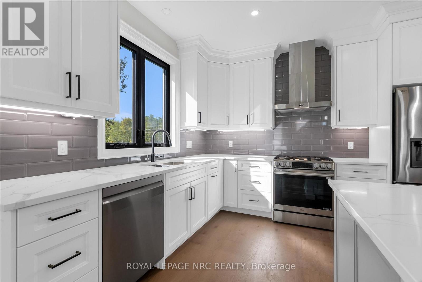 207 Forks Road, Welland, Ontario  L3B 6C5 - Photo 14 - X12441544