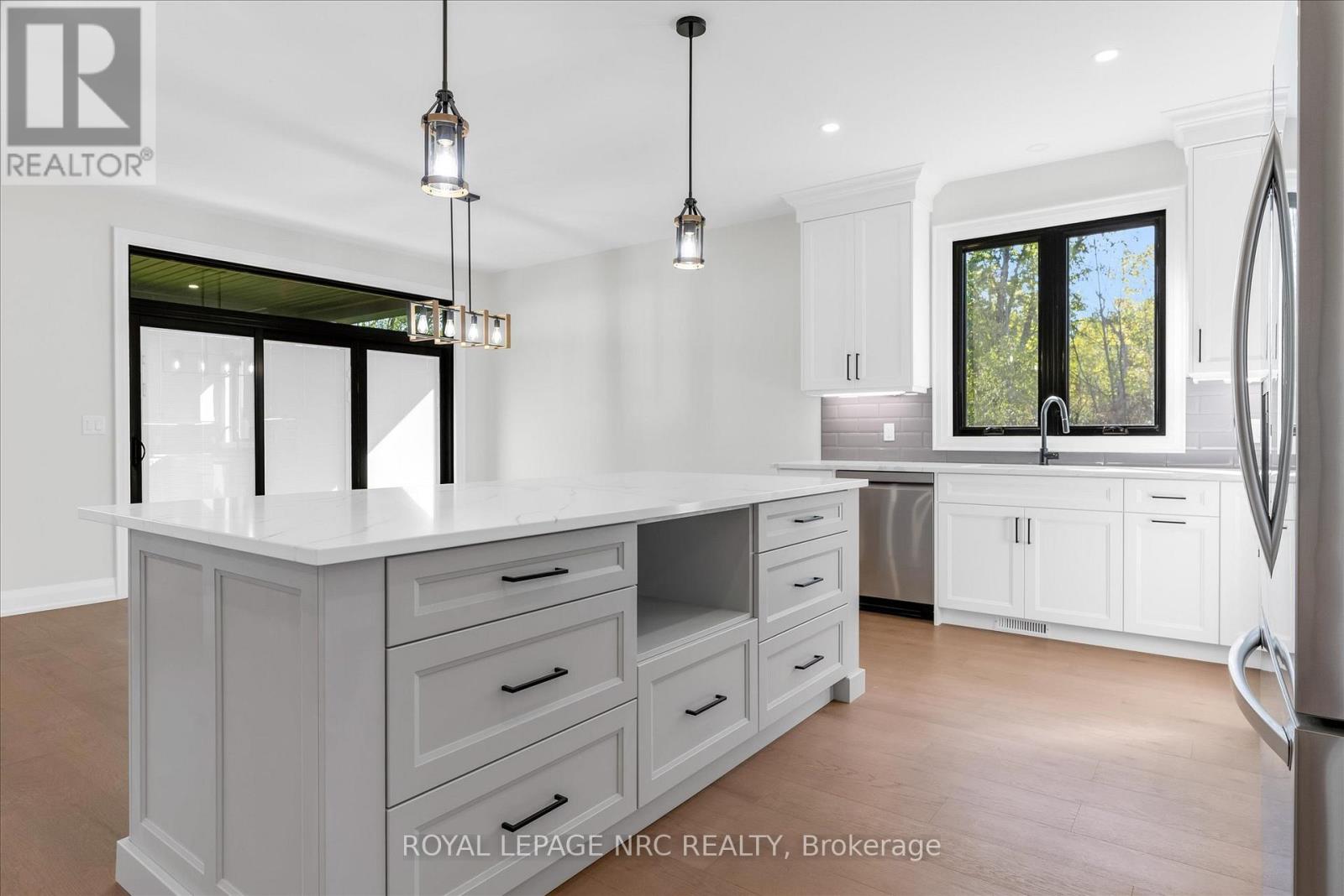 207 Forks Road, Welland, Ontario  L3B 6C5 - Photo 16 - X12441544