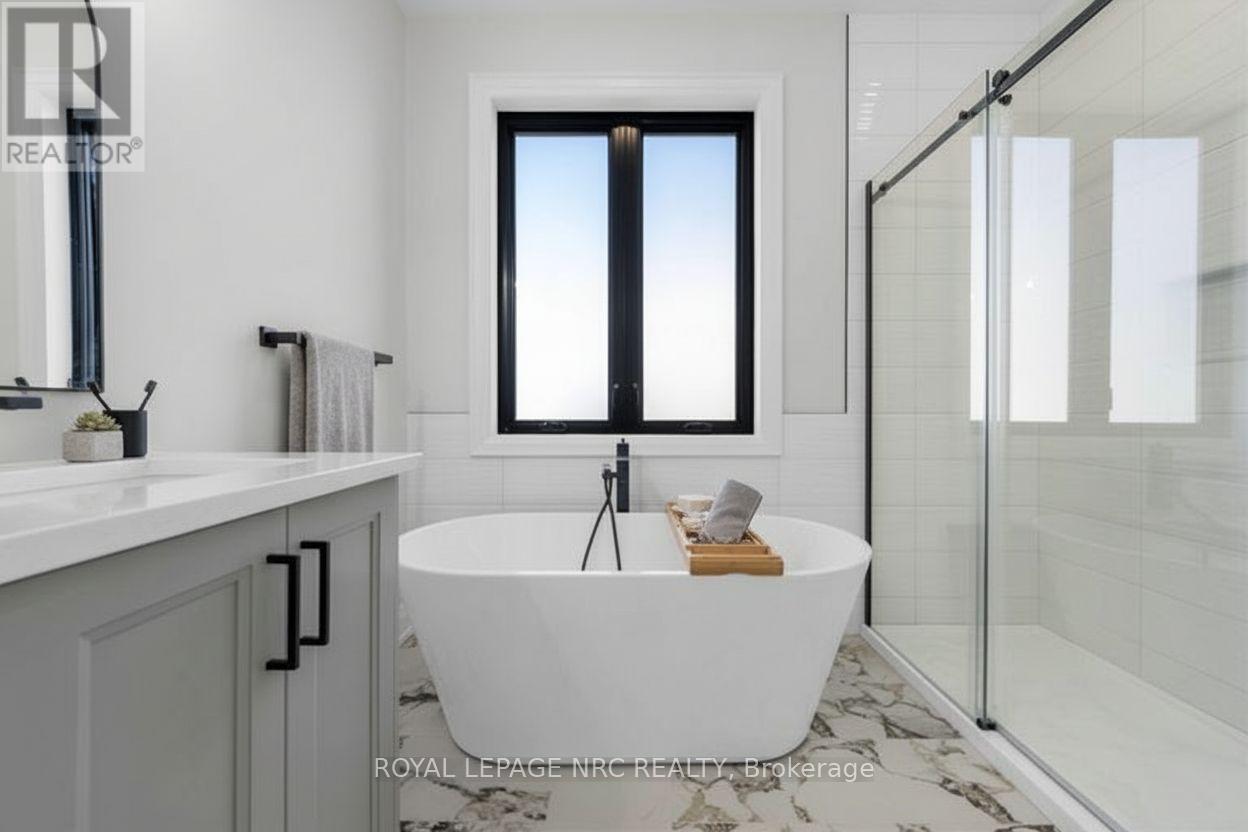 207 Forks Road, Welland, Ontario  L3B 6C5 - Photo 27 - X12441544