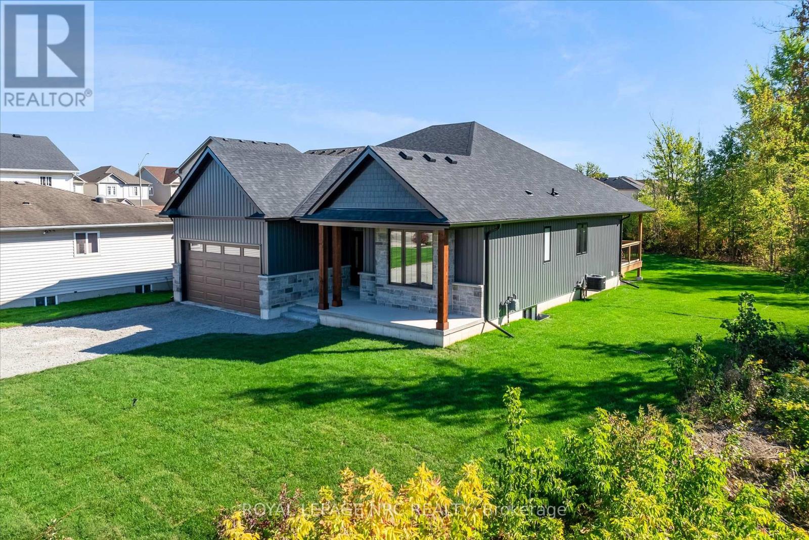 207 Forks Road, Welland, Ontario  L3B 6C5 - Photo 3 - X12441544