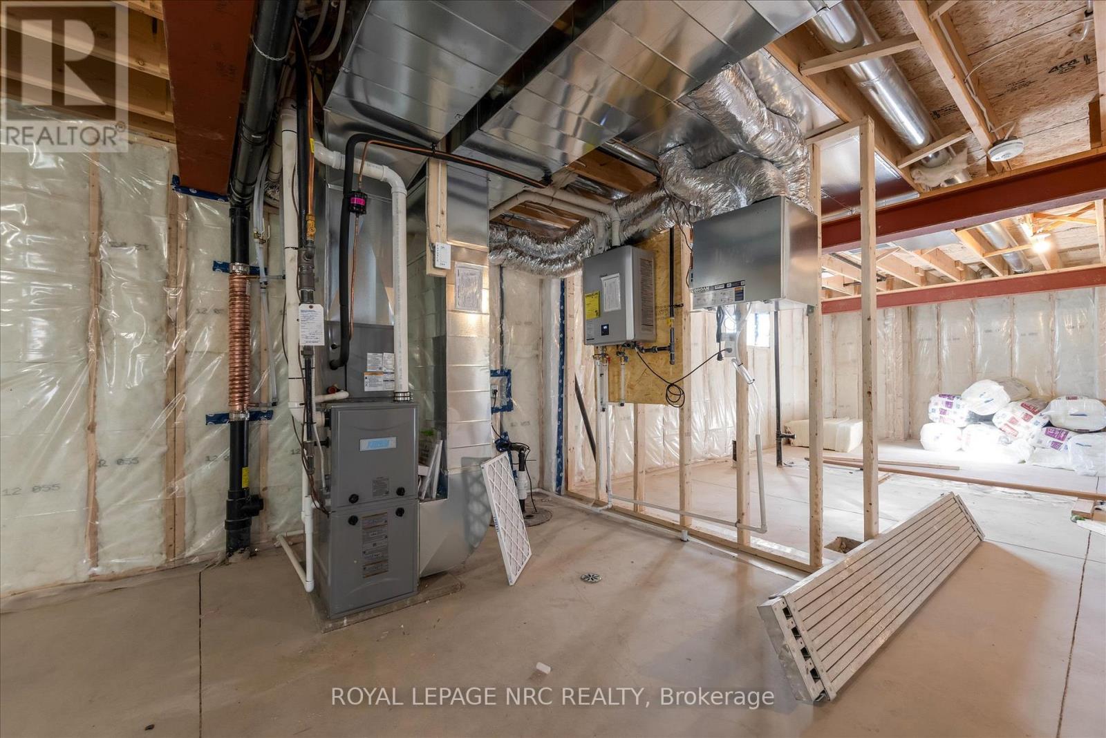 207 Forks Road, Welland, Ontario  L3B 6C5 - Photo 37 - X12441544