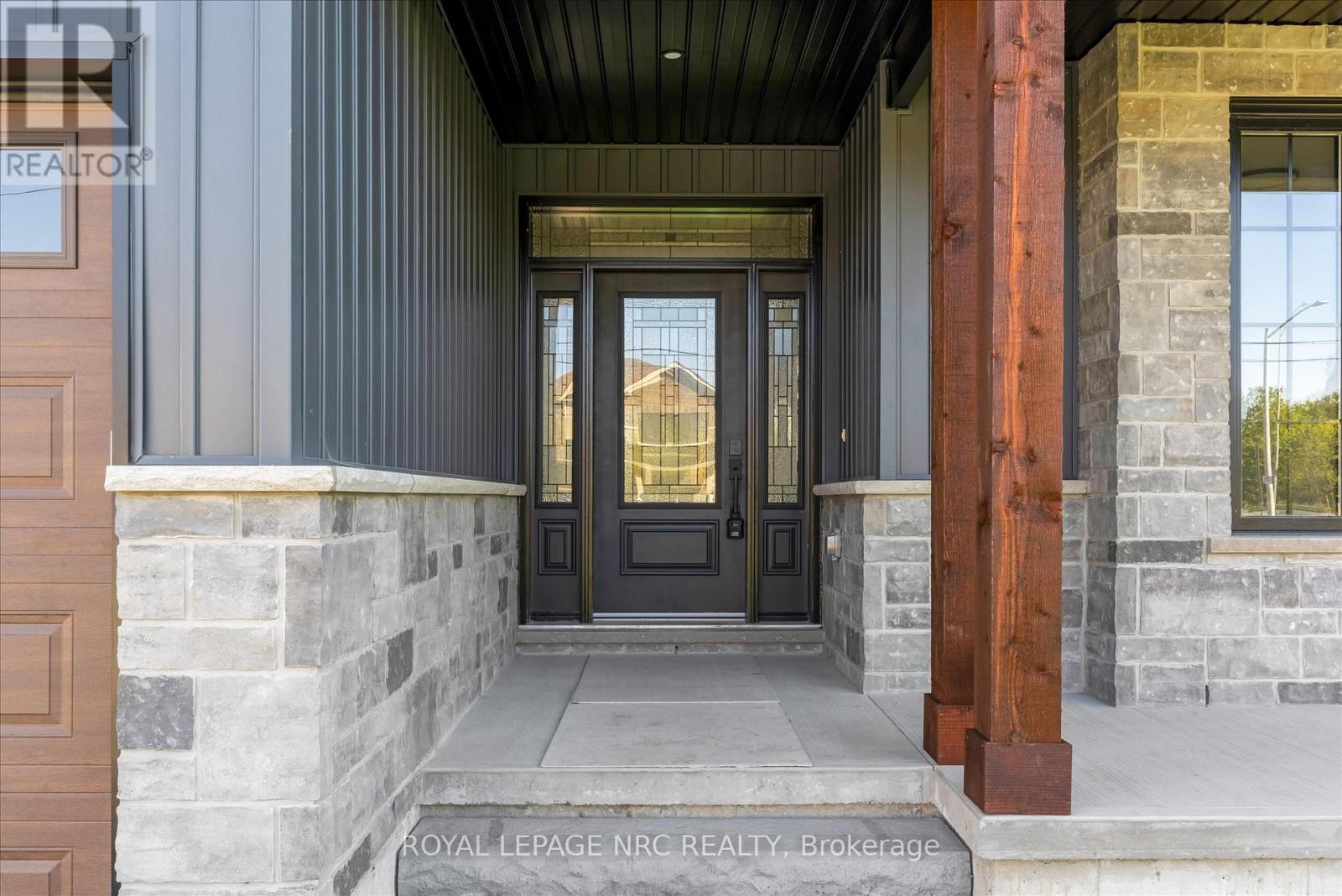 207 Forks Road, Welland, Ontario  L3B 6C5 - Photo 7 - X12441544