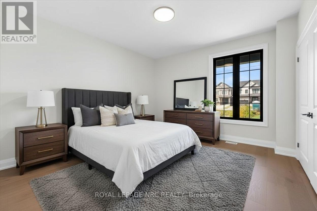 207 Forks Road, Welland, Ontario  L3B 6C5 - Photo 9 - X12441544